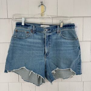 Abercrombie & Fitch The 4” Mom Denim Shorts size 31/12 NWT